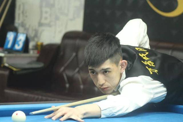 联赛中的佼 联赛中的佼