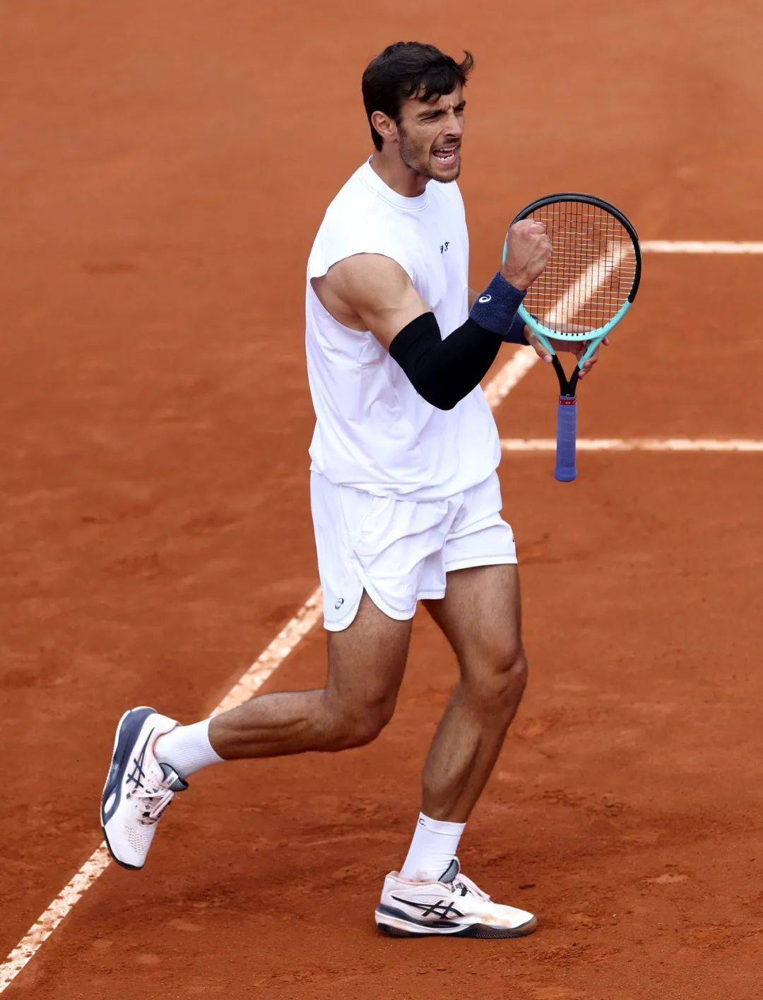 现出了强大 现出了强大